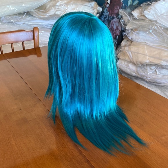 Shoulder length teal blue green wig Cosplay costume pole dancer - Picture 2 of 6